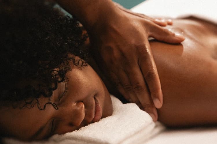 Location intro offers massage