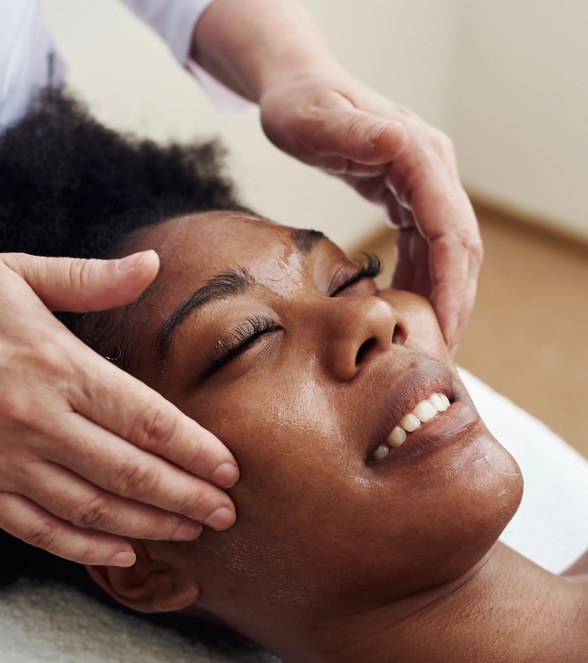 Service Detail Page-Hero-Soothing Facial